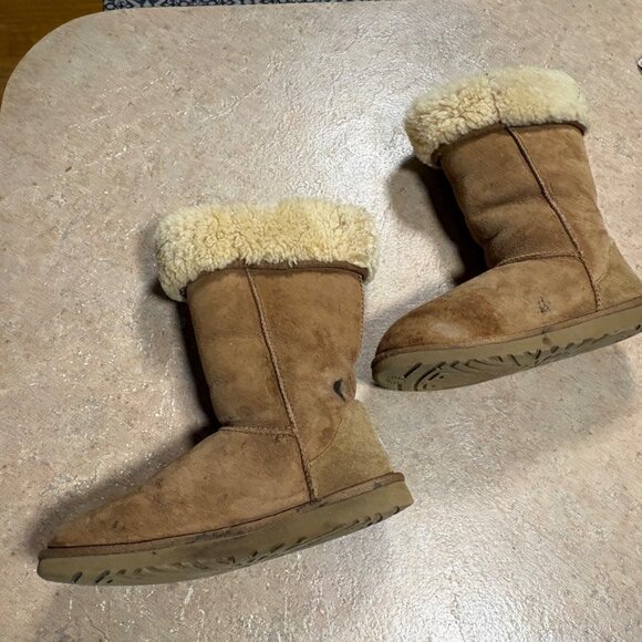 UGG Classic Tall Boots Chestnut Sheepskin Lined Pre-Owned 9 - Picture 4 of 16